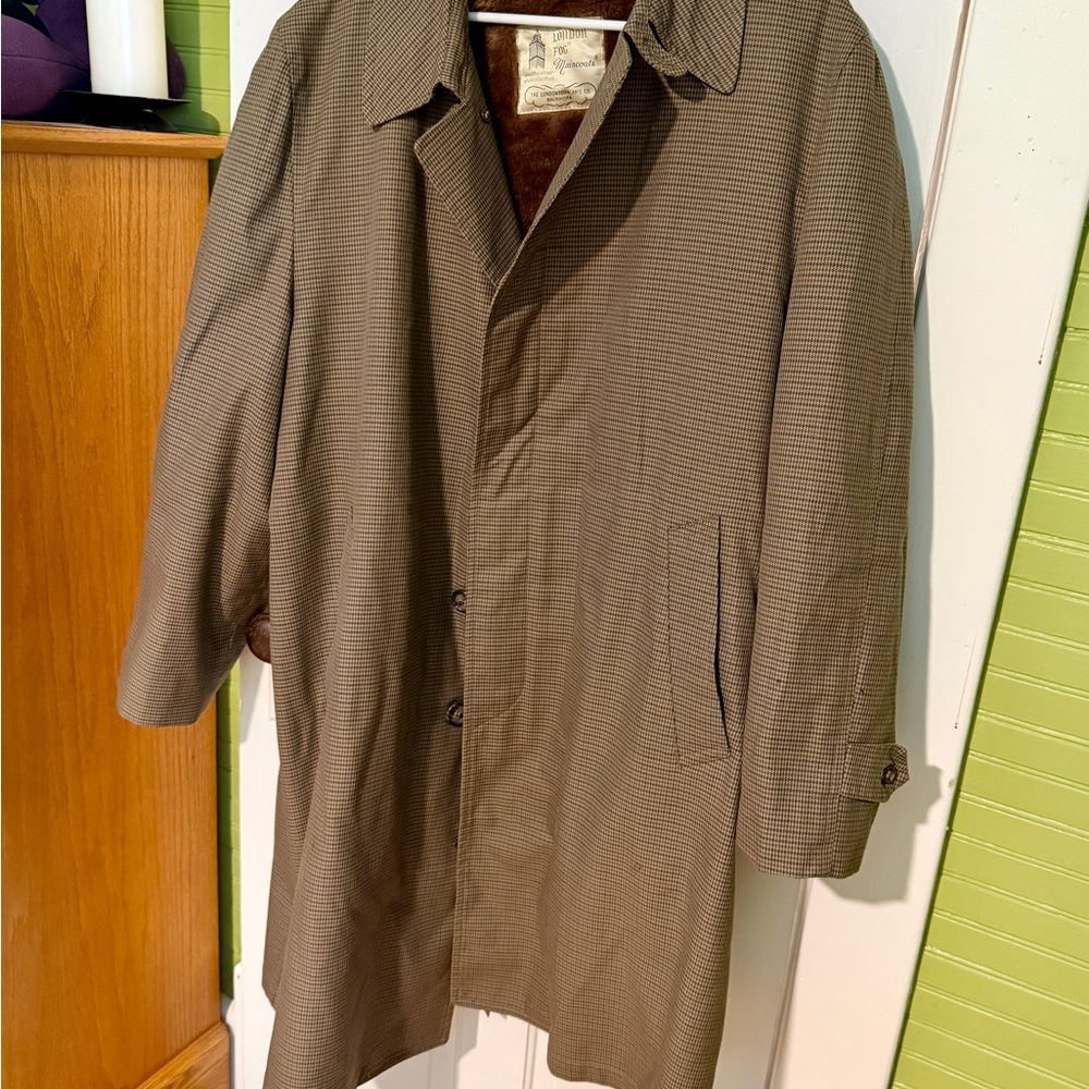 London Fog Men's Hamden Row check Trench Coat size 44